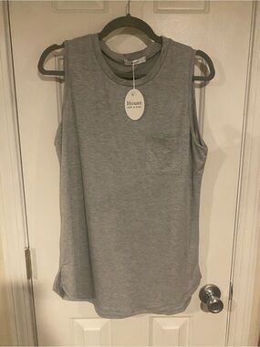 Hount Women’s Light Gray Sleeveless Muscle Tank with Chest Pocket